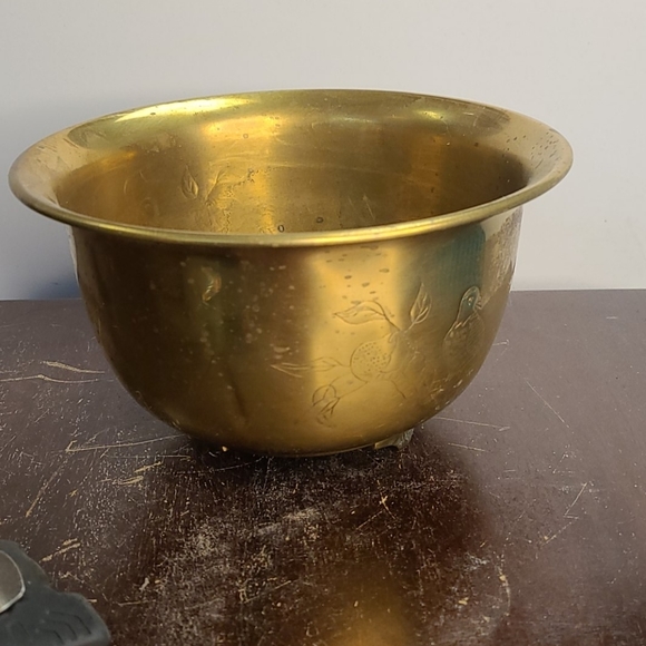 CHINESE BRASS ENGRAVED BOWL WITH A bird on a tree - Picture 9 of 9